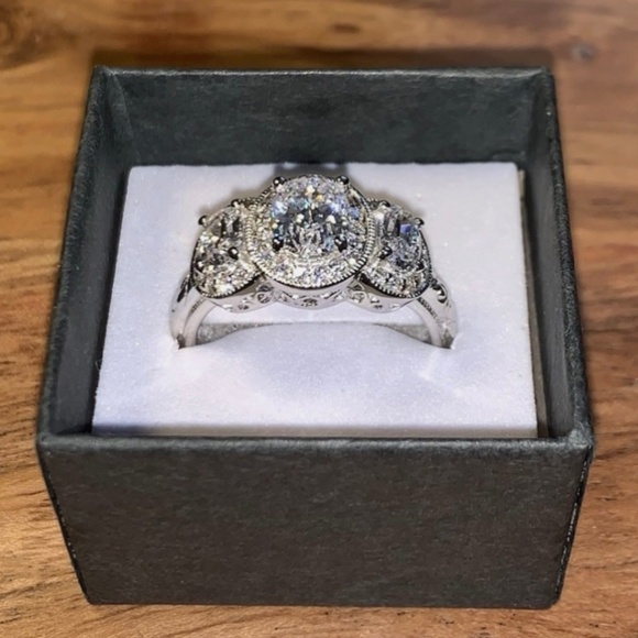 Tacori Jewelry - Tacori Diamonique Epiphany in Bloom Platinum Clad 925 Ring Size 9